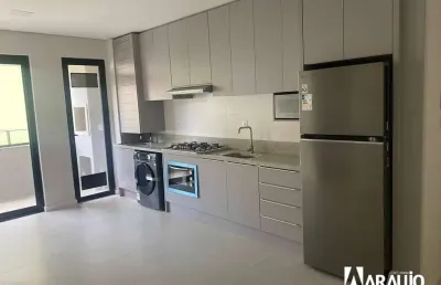 Apartamento semi-mobiliado com 1 suíte e 2 dormitórios no bairro dom bosco em itajaí