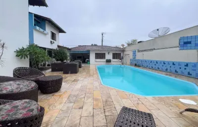 Casa com piscina e 1 suíte + 3 dormitórios no bairro são joão em itajaí