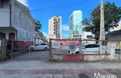 Terreno em localização privilegiada com 614m² no centro de itajaí
