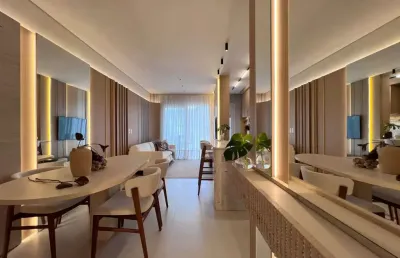 Apartamento mobiliado e decorado com 1 suíte e 2 dormitórios na praia brava em itajaí