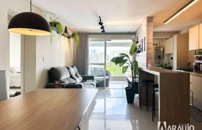 Apartamento semi mobiliado com 1 suíte e 2 demi-suítes na vila operária em itajaí
