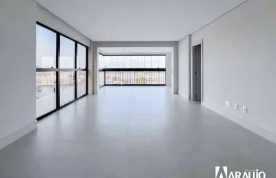 Apartamento com 2 suítes e 2 dormitórios no centro de itajaí