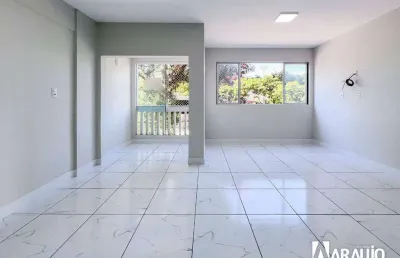 Apartamento com 1 suíte e 2 dormitórios no centro de itajaí