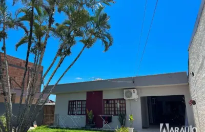Casa com 3 dormitórios na parte alta de cordeiros em itajaí