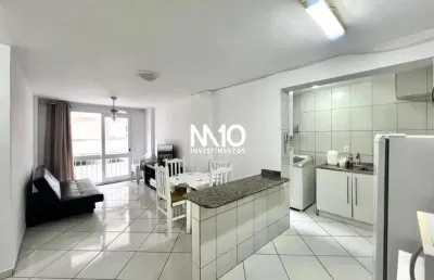 Apartamento quadra mar de 2 dormitórios em balneário camboriú