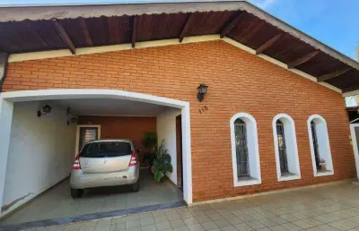Casa à venda no bairro jardim das oliveiras em campinas