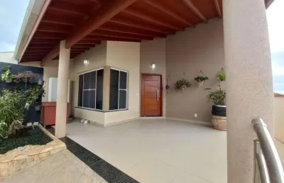 Sobrado à venda no bairro villa bressani em paulínia