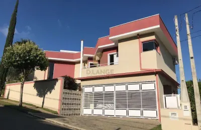 Casa à venda em valinhos no condomínio portal do jequitibá