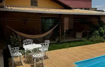 Casa de 03 quartos e suite com area gourmet e piscina