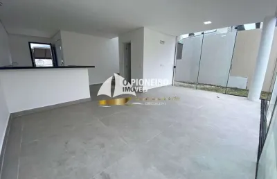 Casa em condomínio à venda em juquehy, a poucos metros da praia