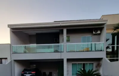 Sobrado a venda no condomínio residencial flamboyant em hortolândia