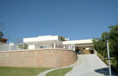 Casa com 3 dormitórios à venda, 250 m² por r$ 1.985.000,00 - condomínio vila hípica ii - vinhedo/sp