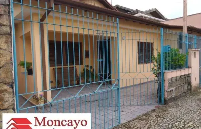 Casa com 3 quartos à venda na Rua Bonifácio de Freitas, 217, Centro, Caraguatatuba