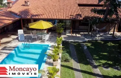 Casa perto do mar - ampla com piscina - praia das palmeiras