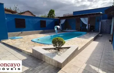 Casa com 3 quartos à venda na Rua Suely De Loyola Coelho, 100, Jardim Britânia, Caraguatatuba