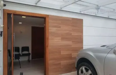 Casa comercial de 300m² com infraestrutura para clínicas e consultórios no jardim do mar