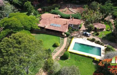 Sítio de alto padrão aos pés da serra da piedade - 13.540 m² -  à venda, por r$ 1.900.000 - condomínio quintas da serra - caeté/mg