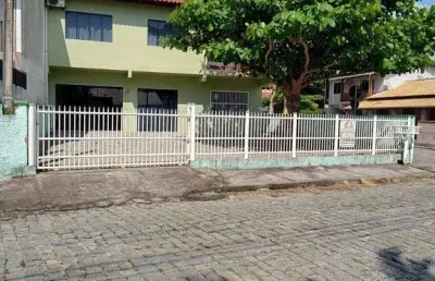 Sobrado 08 quartos ao lado da praia, averbado, gravatá de navegantes
