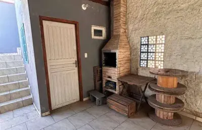 Terreno 300 mts² com casa 04 quartos sendo uma suíte, meia praia navegantes