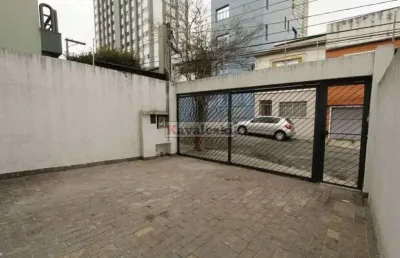 Imóvel comercial em localização privilegiada na região da saúde.