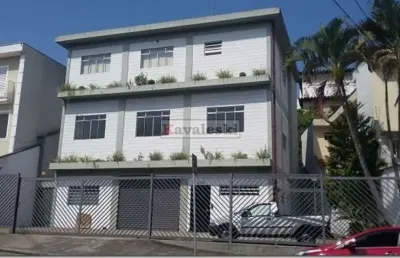Prédio comercial com 3 salas e 8 banheiros à venda, 650m²