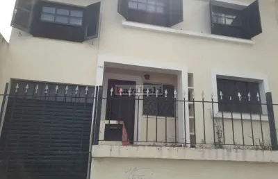 Venda de sobrado na região da praça da árvore - espaçoso e aconchegante com 4 dormitórios