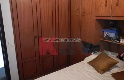 Sobrado na saúde, aceita permuta por apartamento de até 300 mil!