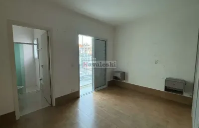 Sobrado 3 dormitórios com 1 suíte - 130m² - 2 vagas de garagem