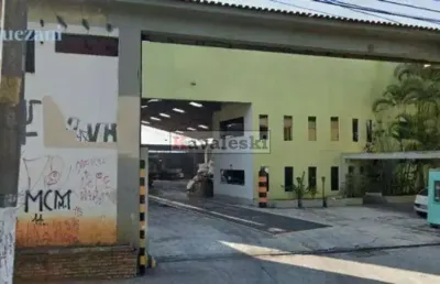 Galpão com 2.000 metros - vão livre/ escritório/ 4 wcs / impecável