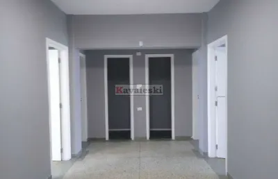 Galpão comercial com 1500 metros de área construída em frente ao metro sacoma.