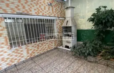 Casa térrea ao lado do metrô / 2 dormitórios / quintal / oportunidade ùnica