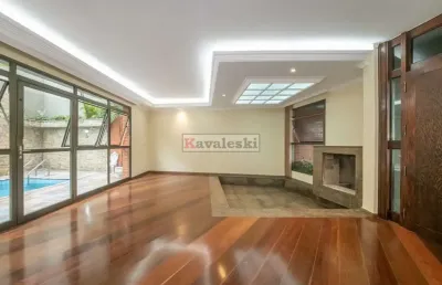 Sobrado com 241m² 3 suítes e 5 banheiros - 5 vagas de garagem
