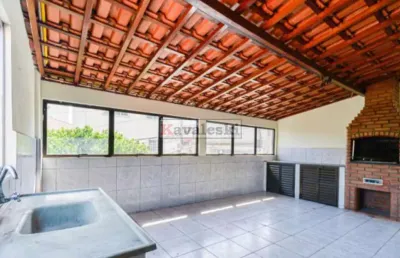 Sobrado vago  5 dormitórios e 2 vagas - doc 100%- terraço com churrasqueira