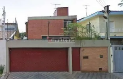 Ótimo sobrado residencial com 3 dormitórios sendo 3 suítes!