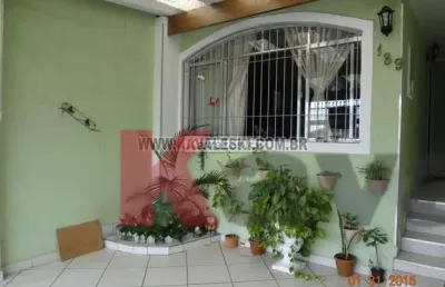 >  maravilhoso sobrado ao lado de todo o comércio !...vila das mercês .