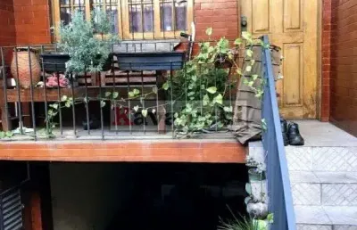 Lindo sobrado , localizado a 450 metros do metrô saúde!