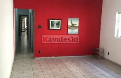 > belíssima casa/espaçosa/ideal para fins comerciais...