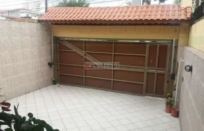 Sobrado com 4 quartos e 4 banheiros à venda, 270 m²