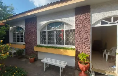 Casa com 4 quartos à venda na Rua Antônio Passarela, São Mateus, Juiz de Fora