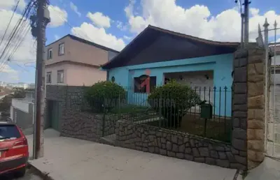 Casa com 3 quartos à venda na Rua Irmão Martinho, Bairu, Juiz de Fora