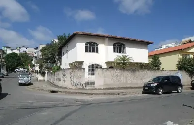 Ótima casa de esquina em uma área valorizada do são pedro
