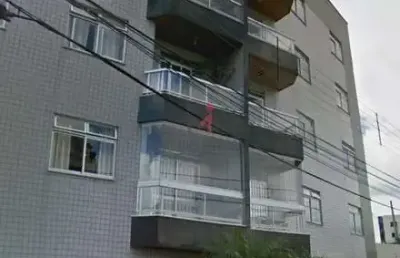 Encante-se com este apartamento elegante e acolhedor, onde praticidade e conforto se encontram em perfeita harmonia.