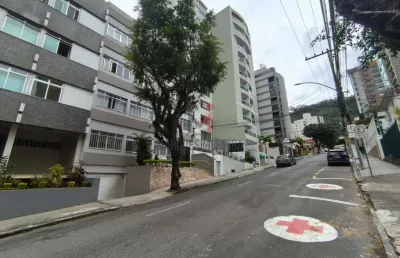 Apartamento reformado no coração da cidade — conforto, praticidade e excelente localização!