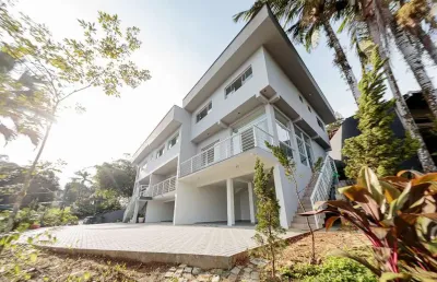 Casa em condomínio fechado com 3 quartos à venda na rua netuno, 445, glória, joinville, 206 m2 por r$ 1.150.000