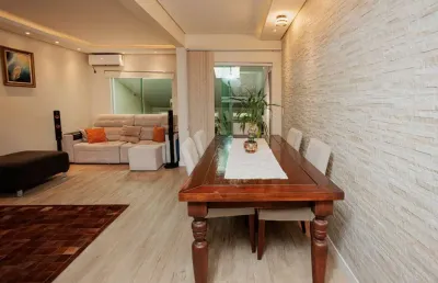 Casa com 4 quartos à venda na rua augusto ernesto boettcher, 156, floresta, joinville, 170 m2 por r$ 750.000