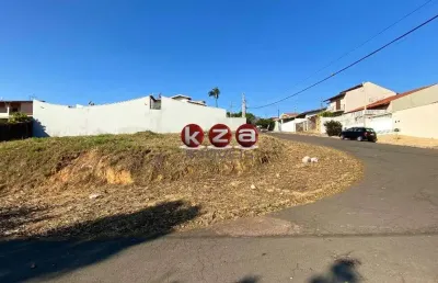 Terreno de esquina à venda em valinhos-sp, no jardim das vitórias régias, com 302,00 m² de área!