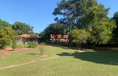 Casa à venda no centro de dois córregos-sp: 2 quartos, 1 sala, 1 banheiro, 1 vaga de garagem! venha conhecer!