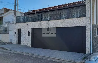 Ótima casa de 250m², 3 dormitórios, 2 suítes, à venda no bairro do trujillo