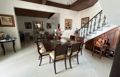Casa à venda com 02 andares, 04 quartos no alcântara são gonçalo/rj