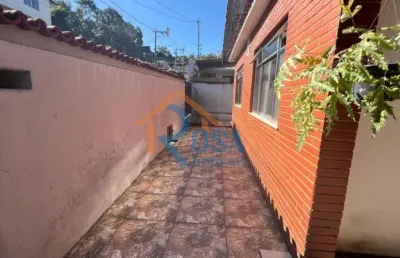 A casa espaçosa dos seus sonhos: 4 quartos no coração do mutuá, sg!